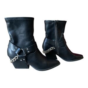 Black Ankle Boots with Chain Detail Dolce Vita Keeler Women’s size 8.5 moto